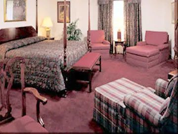 Williamsburg Hospitality House Hotel
