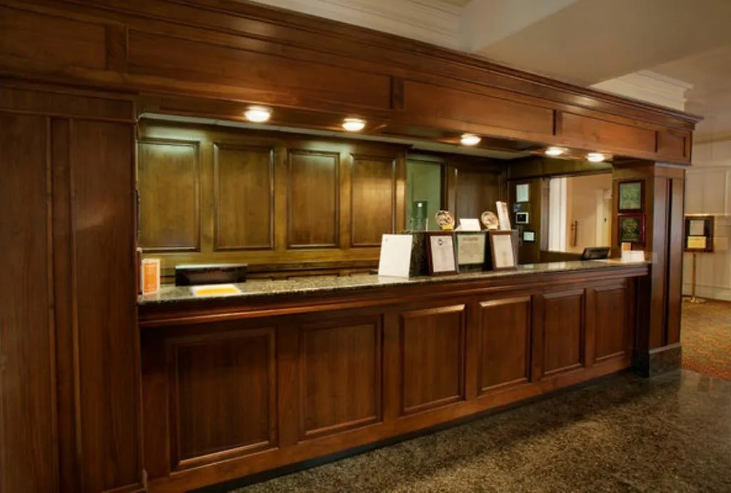 Hotel Williamsburg Hospitality House